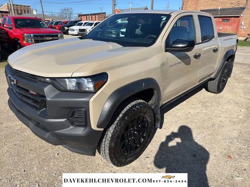 Used 2024 Chevrolet Colorado Trail Boss w/ Technology Package image 7