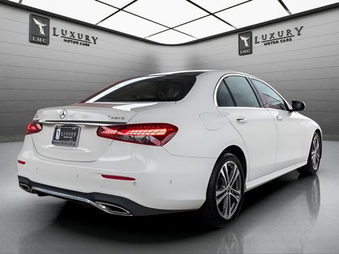 Used 2022 Mercedes-Benz E 350 4MATIC Sedan image 8