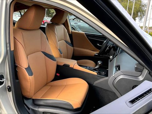 Used 2023 Lexus ES 350 image 8