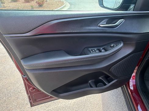 Used 2024 Jeep Grand Cherokee Altitude image 14