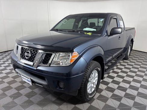 Used 2019 Nissan Frontier SV image 3