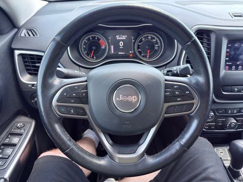 Used 2021 Jeep Cherokee Latitude Lux FWD image 35