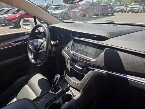 Used 2019 Cadillac XT5 Luxury w/ LPO, Black Ice Package AWD/4WD image 6