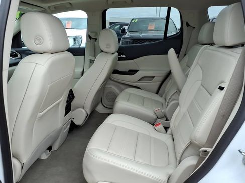 Used 2023 GMC Acadia Denali w/ Denali Technology Package AWD/4WD image 10