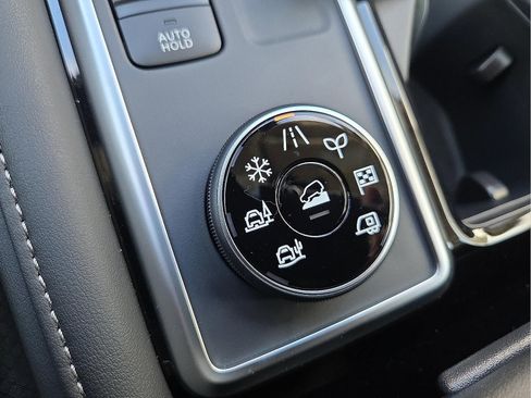 New 2026 Nissan Pathfinder SL image 22