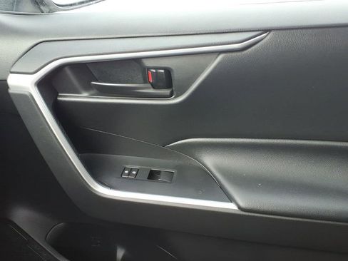 Certified 2022 Toyota RAV4 LE image 21