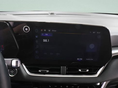 Used 2025 Chevrolet Equinox LT w/ Convenience Package II image 10