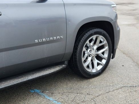 Used 2018 Chevrolet Suburban LT image 5