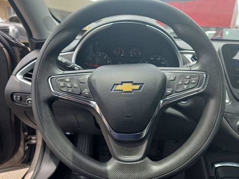 Used 2023 Chevrolet Malibu LT FWD image 13