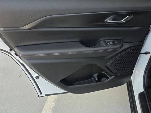 New 2026 Jeep Grand Cherokee L 2WD image 34