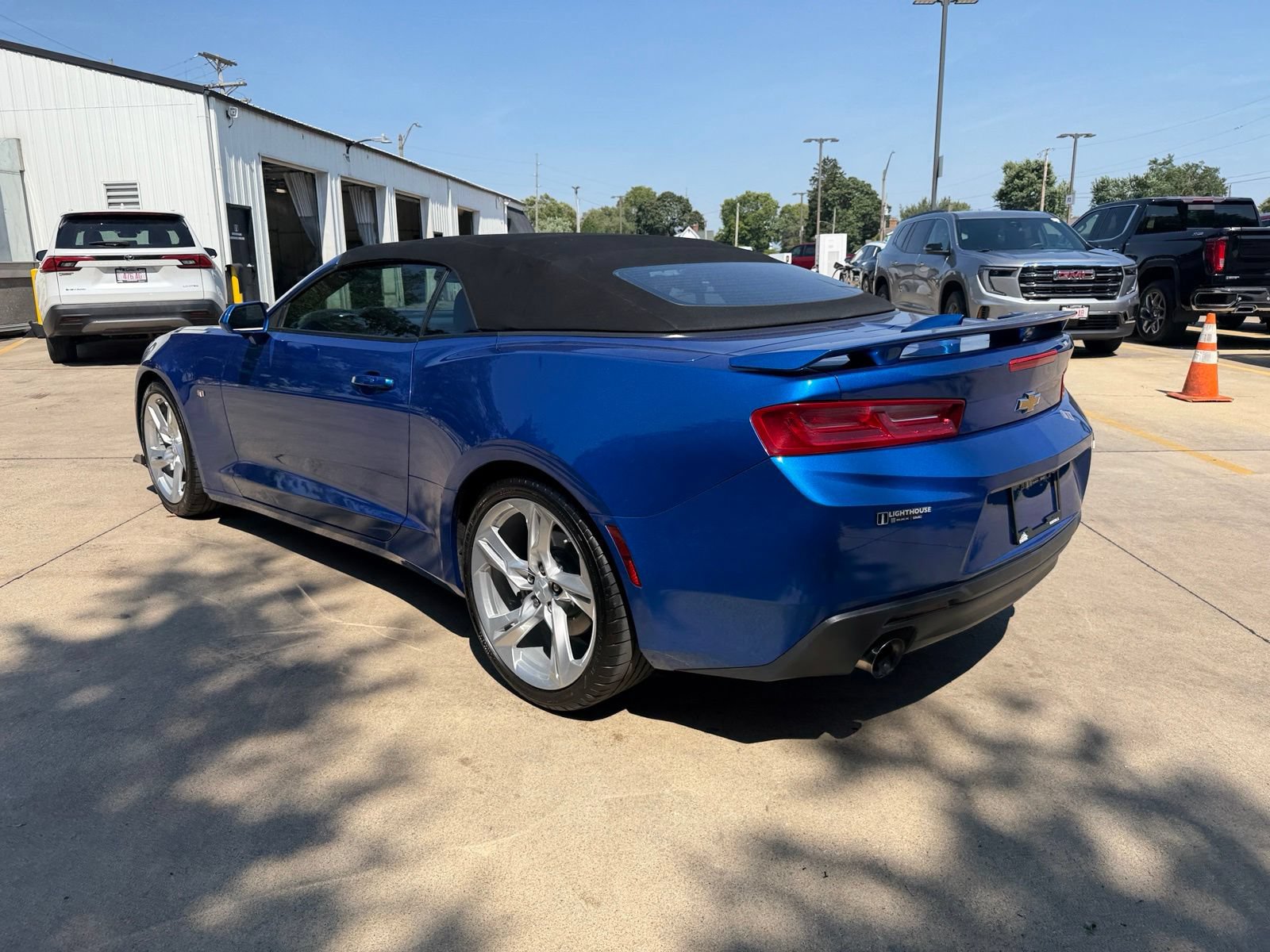 Used 2018 Chevrolet Camaro LT RWD image 26