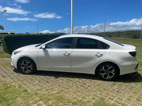 Used 2019 Kia Forte LXS FWD image 4