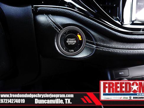 Used 2021 Dodge Durango SXT w/ 3rd Row Seating Group RWD image 32