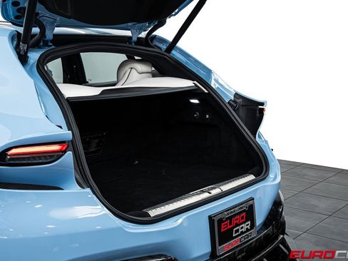 Used 2025 Ferrari Purosangue AWD/4WD image 29