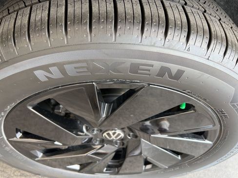 New 2026 Volkswagen Atlas SE image 31