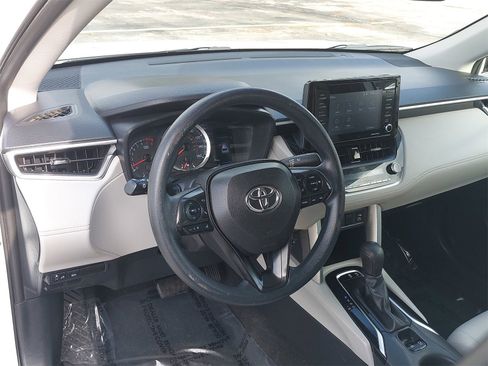Used 2022 Toyota Corolla Cross L image 15
