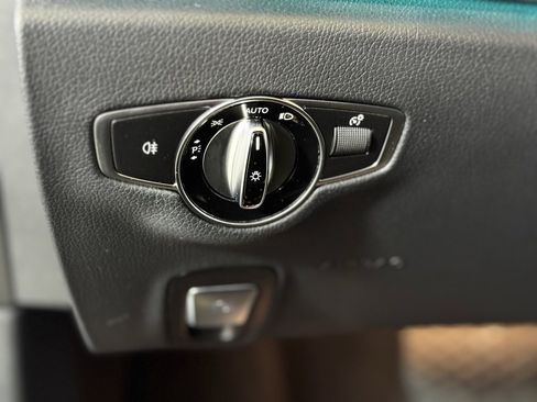 Used 2022 Mercedes-Benz E 350 4MATIC Sedan image 18