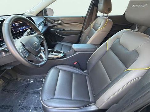 Used 2025 Chevrolet Trax ACTIV FWD image 14