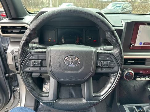 Used 2025 Toyota Tacoma SR5 AWD/4WD image 35