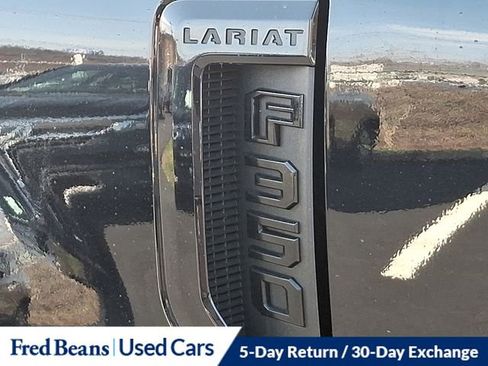 Certified 2022 Ford F350 Lariat w/ Black Appearance Package image 32