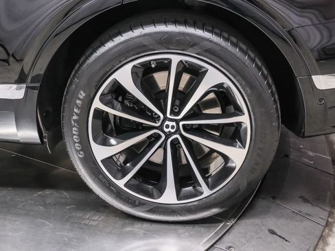 Used 2018 Bentley Bentayga AWD/4WD image 9