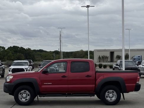 Used 2014 Toyota Tacoma PreRunner w/ Convenience Package image 3