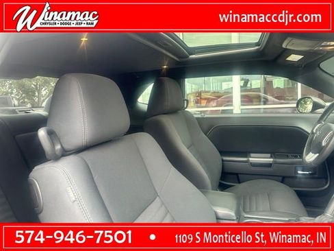 Used 2014 Dodge Challenger R/T RWD image 8