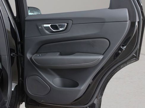 Certified 2025 Volvo XC60 B5 Ultra AWD/4WD image 36
