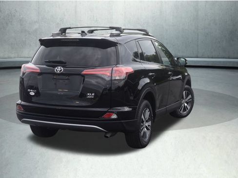 Used 2018 Toyota RAV4 XLE AWD/4WD image 12