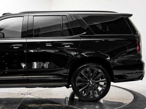 Used 2025 Cadillac Escalade V AWD/4WD image 15