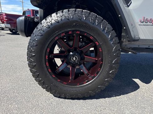 Used 2023 Jeep Gladiator Rubicon w/ Cold Weather Group image 25