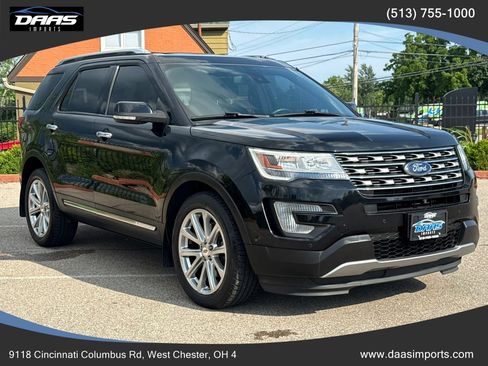 Used 2017 Ford Explorer Limited w/ Equipment Group 301A AWD/4WD image 3