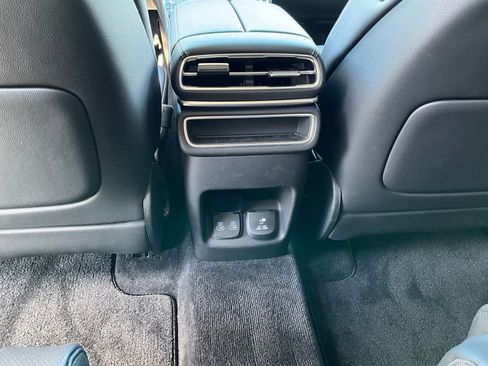 Used 2025 Genesis GV80 2.5T image 17