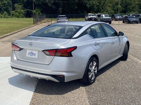 Used 2025 Nissan Altima 2.5 S FWD image 7
