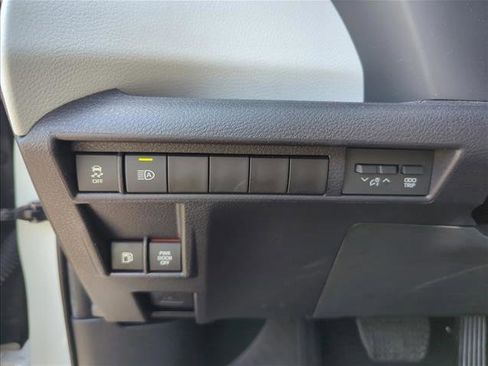 Used 2025 Toyota Sienna XLE FWD image 13