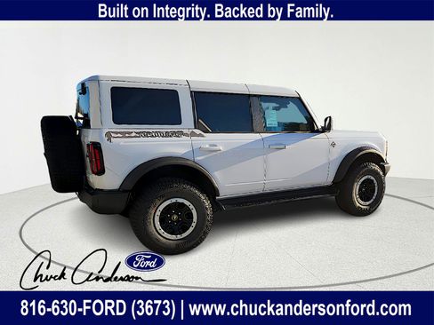 New 2025 Ford Bronco Outer Banks w/ Sasquatch Package image 7