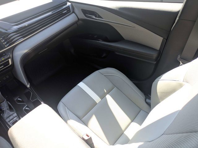 Used 2025 Toyota Camry SE FWD image 16