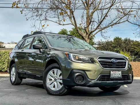 Used 2018 Subaru Outback 2.5i image 1
