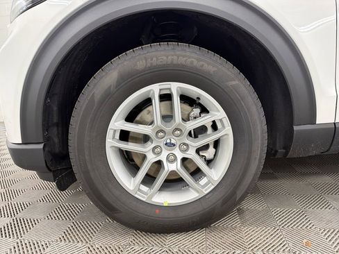 New 2026 Ford Explorer Active RWD image 11