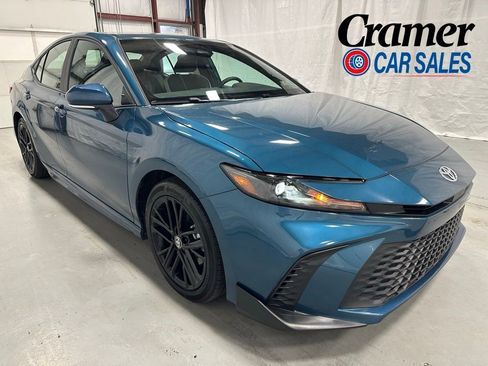 Used 2026 Toyota Camry SE FWD image 1