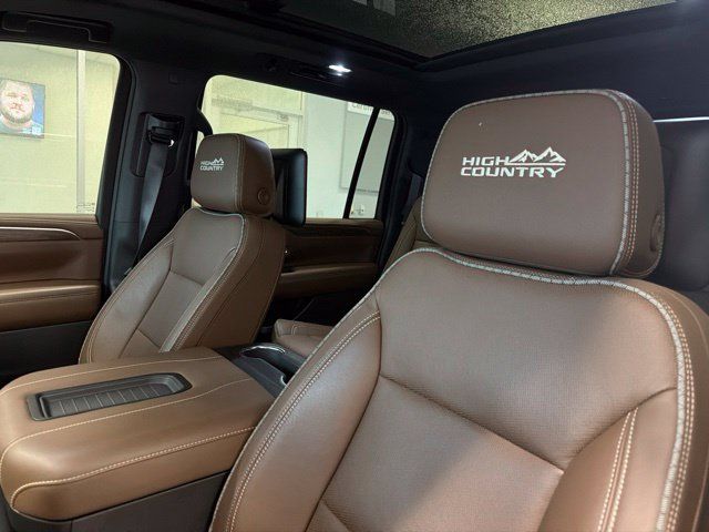Used 2023 Chevrolet Suburban High Country w/ Advanced Technology Package AWD/4WD image 20