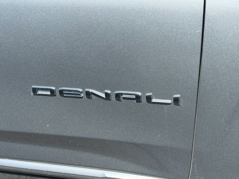 Used 2025 GMC Yukon XL Denali AWD/4WD image 6