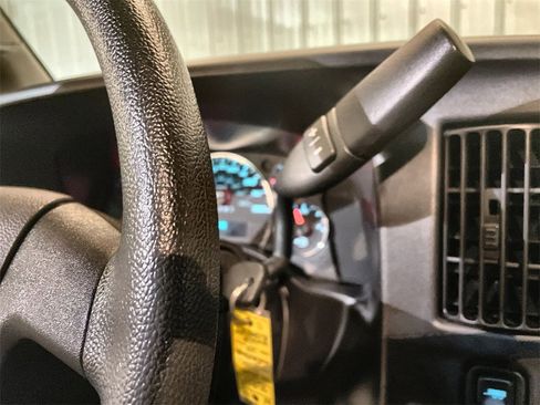 Used 2024 GMC Savana 2500 Work Van w/ Driver Convenience Package image 15