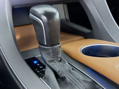 Used 2022 Toyota Avalon Limited w/ Advanced Safety Package FWD image 8