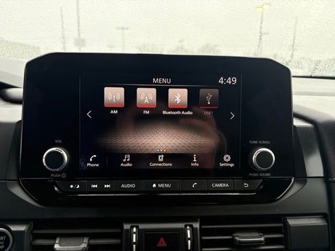 Used 2024 Nissan Pathfinder S image 15