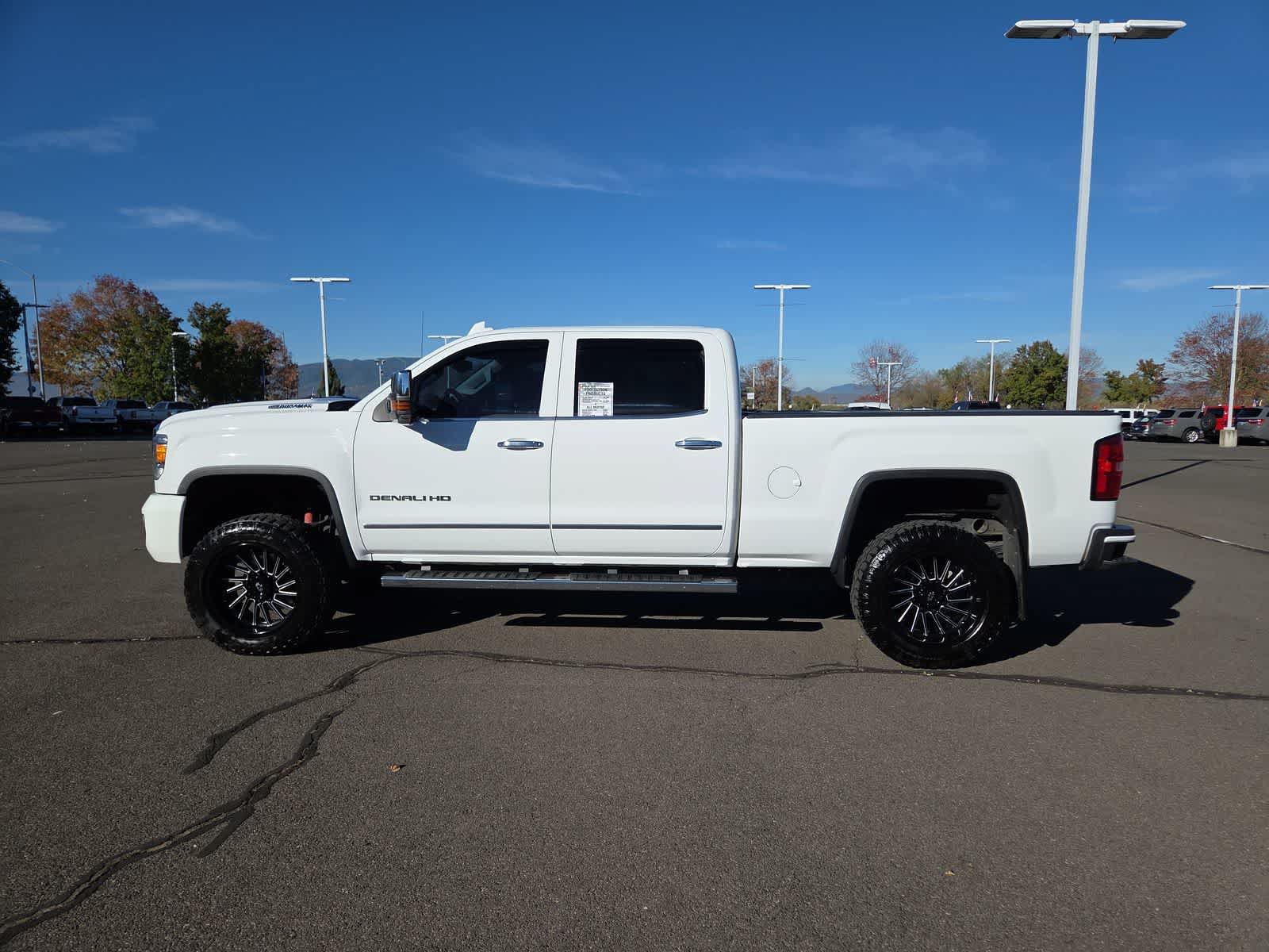Used 2017 GMC Sierra 2500 Denali AWD/4WD image 11