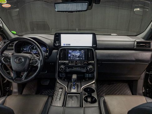 Used 2025 Lexus LX 700h Overtrail AWD/4WD image 14