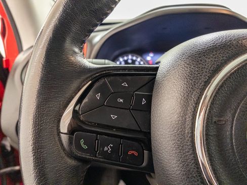 Used 2022 Jeep Renegade Latitude w/ Sun/Sound Group image 29