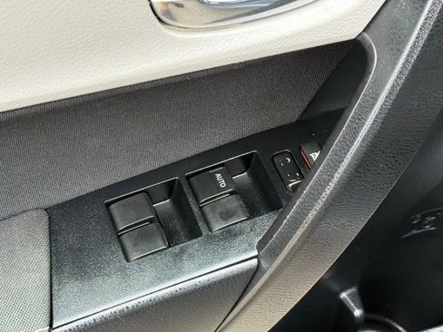 Used 2017 Toyota Corolla LE image 13