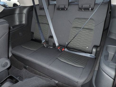 Used 2025 Nissan Pathfinder SV w/ SV Premium Package image 19